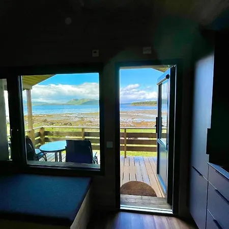 مكان تخييم Base Camp Hamaroy 3*