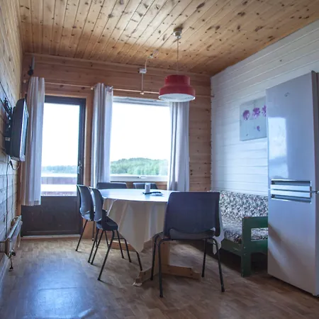 مكان تخييم Base Camp Hamaroy 3*