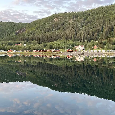 مكان تخييم Base Camp Hamaroy 3*